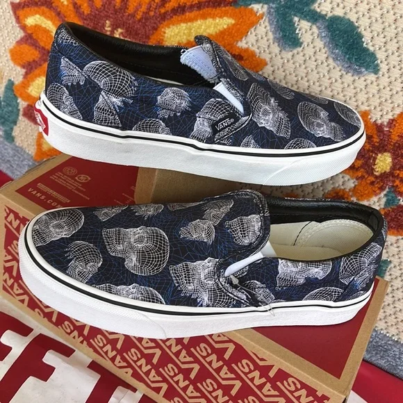 Vans Classic Slip-On
(Wireframe Skulls) Black/Trwht 
VNOA33TB9IB
WMNS sneakers - Picture 11 of 16
